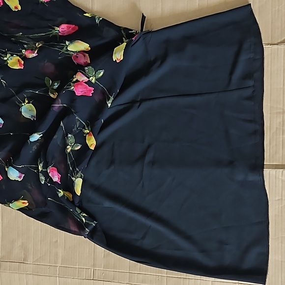 Escada black floral flowy skirt-42 - Picture 4 of 9